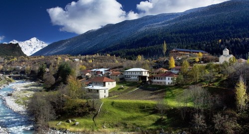 Местиа. Фото Автор: Levan Gokadze (uploader Giorgi Balakhadze), https://commons.wikimedia.org/w/index.php?curid=32323078