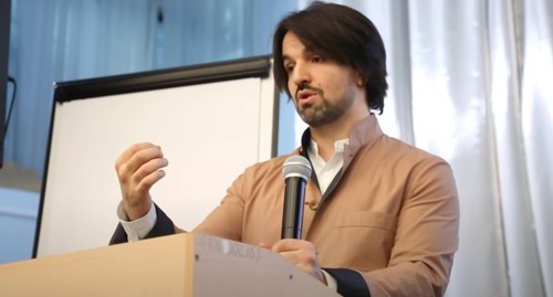 Адвокат Мурад Мусаев. Скриншот с видео https://www.youtube.com/watch?v=DQCH30a99mE