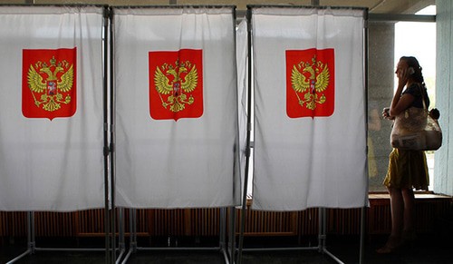 На избирательном участке. Фото Эдуарда Корниенко, Юга.ру