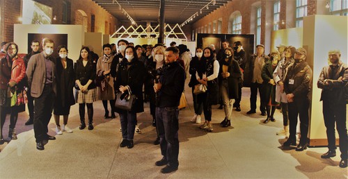 Посетители выставки «Колесо Балсага. Особая ситуация» во Владикавказе. Фото Тамары Агкацевой для "Кавказского узла".