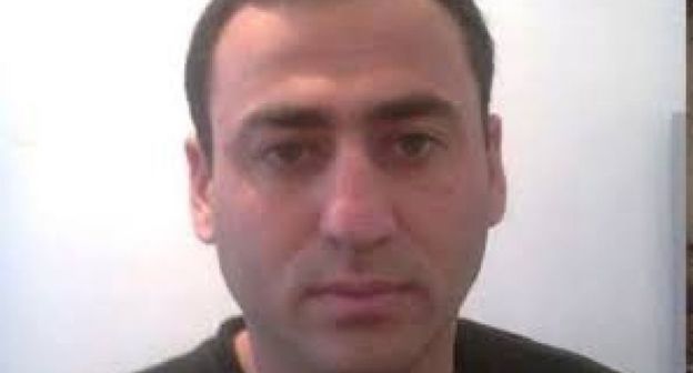 Арест Афгана Садыгова. Кадр видео 
MeydanTV Jurnalist Əfqan Sadıqlı saxlanıldı https://www.youtube.com/watch?v=zIwp71SuRZU