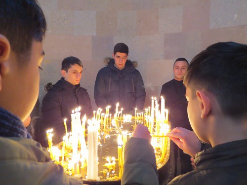 Прихожане в Соборе Пресвятой Богородицы в Степанакерте, 6 января 2021 года. Фото Алвард Григорян для «Кавказского узла»