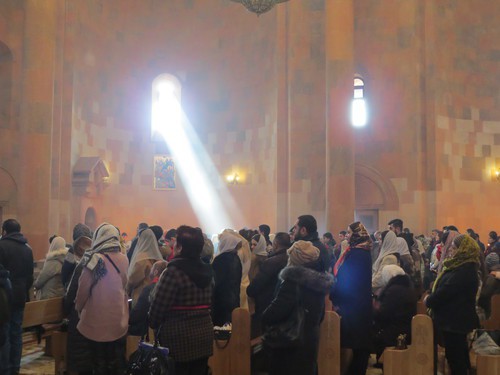 Во время литургии в Соборе Пресвятой Богородицы в Степанакерте, 6 января 2021 года. Фото Алвард Григорян для «Кавказского узла»