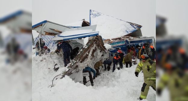 Поисково-спасательные работы на Домбае. © Фото пресс-службы ГУ МЧС России по Карачаево-Черкесии
