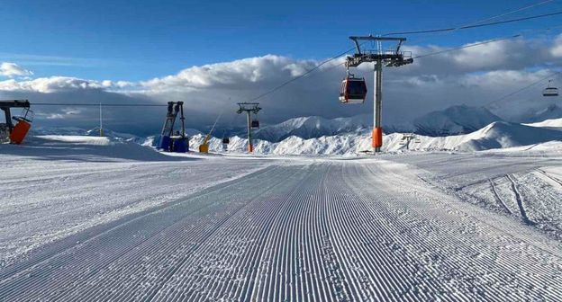 Канатная дорога в Коби.  Фото администрации Гудаури   Gudauri / FB https://www.facebook.com/Gudauri.ski/photos/3028989360464865
