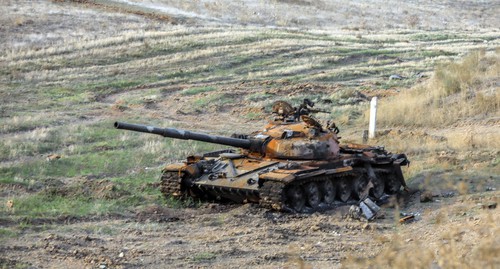 Танк, подбитый азербайджанской армией, возле Физули. 18 декабря 2020 г. Фото Азиза Каримова для "Кавказского узла" 