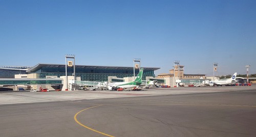 Аэропорт Еревана. Фото Ori~ https://commons.wikimedia.org/wiki/Category:Zvartnots_International_Airport