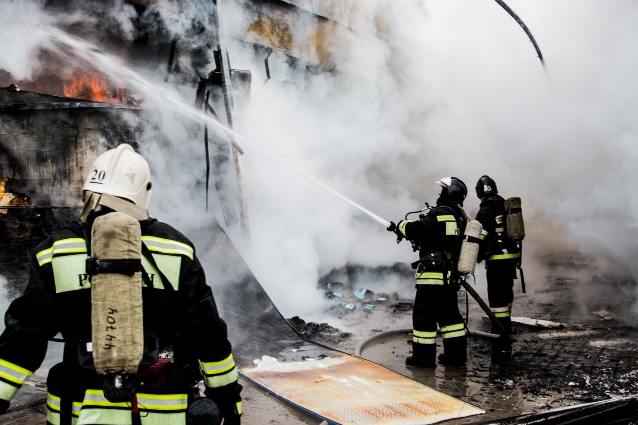 Пожар на Качинском рынке в Волгограде 16 февраля 2021 года. Фото пресс-службы управления МЧС по Волгоградской области, https://34.mchs.gov.ru