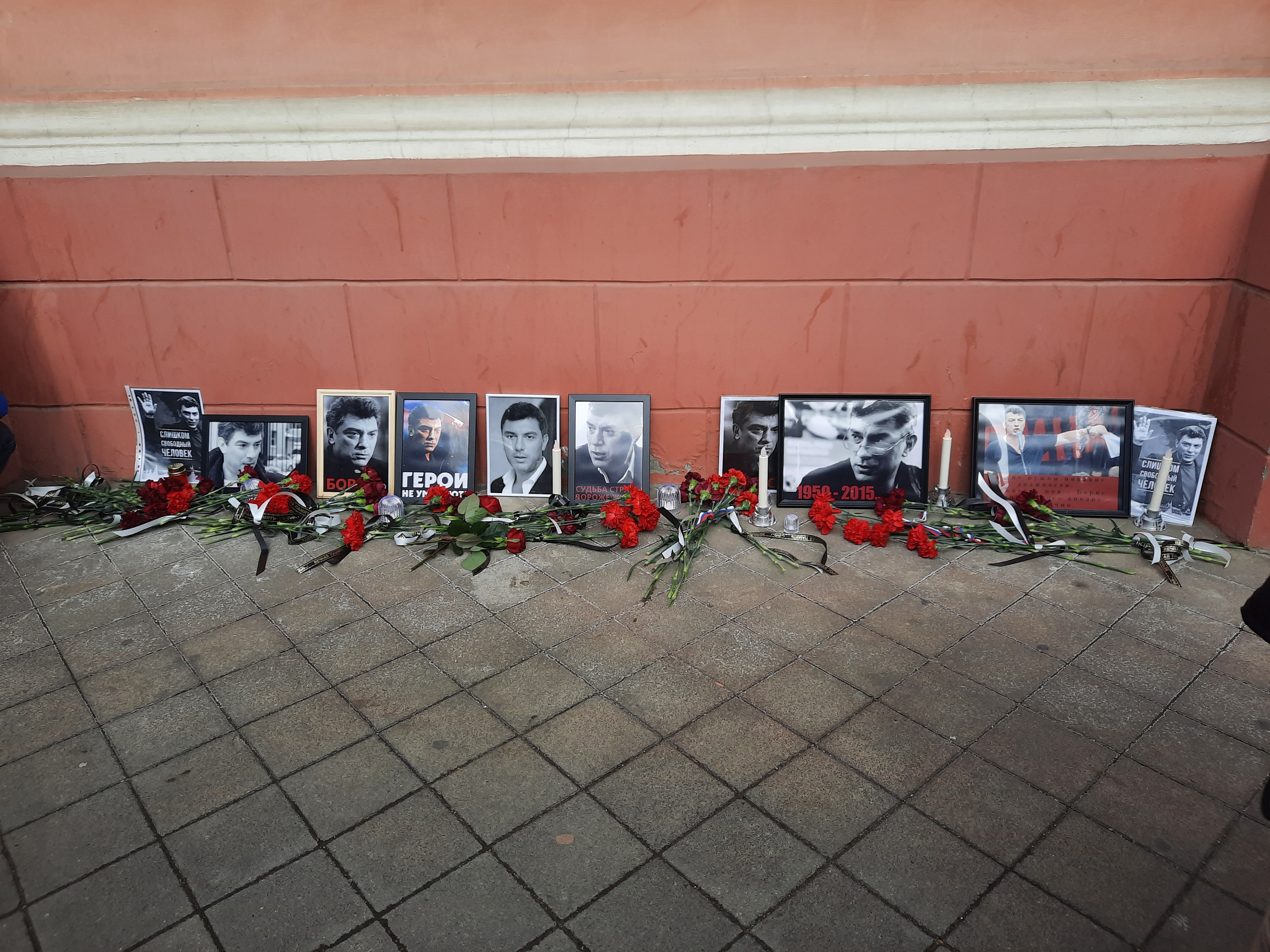 Стихийный мемориал памяти Бориса Немцова в Краснодаре. 27 февраля 2021 года. Фото Анны Грицевич для "Кавказского узла".