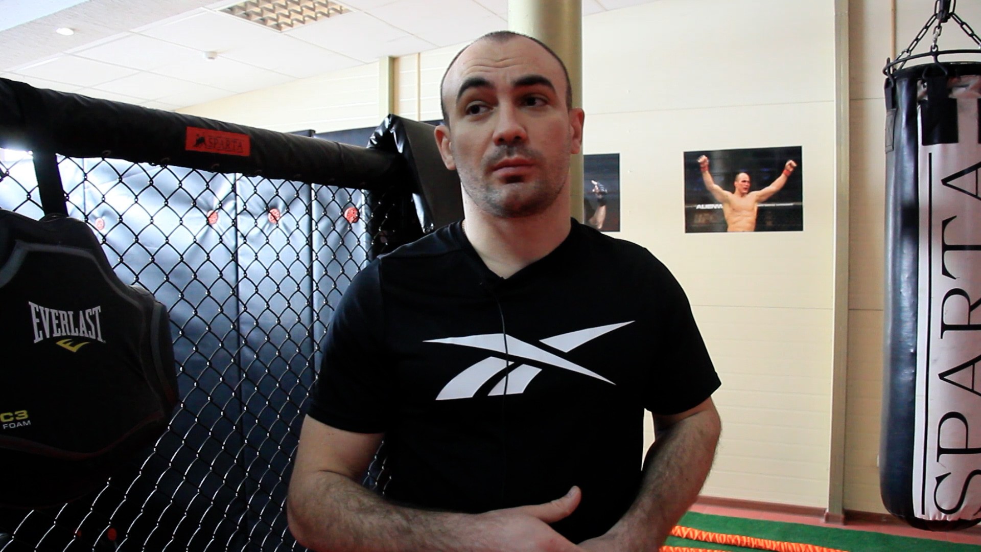 Чермен Кобесов в своем спортзале во Владикавказе