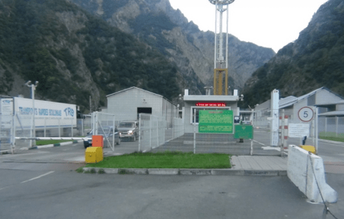 КПП "Верхний Ларс". Фото пресс-службы ГУ МЧС по Северной Осетии. https://15.mchs.gov.ru/deyatelnost/press-centr/operativnaya-informaciya/operativnye-sobytiya/4432026