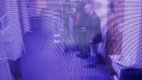 Сотрудники силовых структур в администрации Геленджика. Кадр видео с экран монитора видеонаблюдения в администрации Геленджика https://ren.tv/