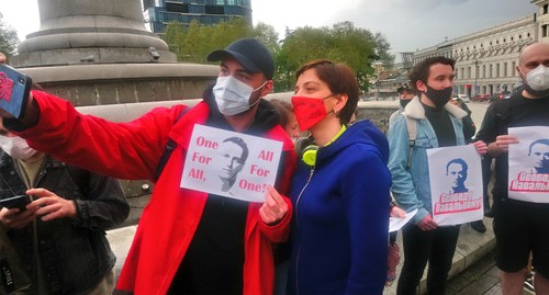 Анархист Михаил Маташвили на митинге в поддержку Навального  в Тбилиси. Фото Беслана Кмузова для "Кавказского узла"