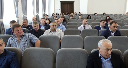 Заседание парламента Южной Осетии, на котором был выбран  новый генпрокурор Южной Осетии. Фото пресс-службы парламента ЮО. 