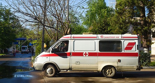 Машина скорой помощи. Фото Елены Синеок, Юга.