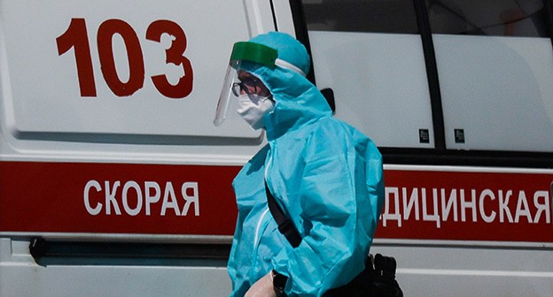 Медицинский работник. Фото: REUTERS/Максим Шеметов
