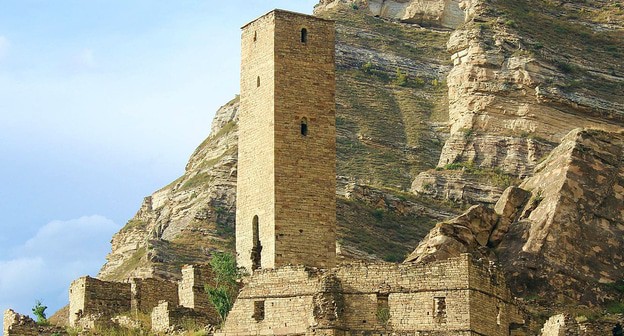 Аул Старый Кахиб в Дагестане. Фото 
Шамиль Магомедов  https://ru.wikipedia.org/wiki/Кахиб#/media/Файл:Аул_Старый_Кахиб_в_Дагестане.jpg