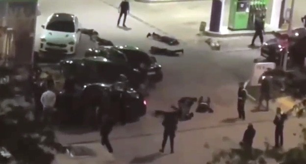 Силовикина месте конфликта в Евпатории 22 сентября 2021 года. Стоп-кадр публикации t.me/rian_crimea
/4007