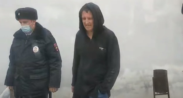 Сопровождение  блогера из Краснодарского края Станислава Андреева в ЦРБ. Кадр видео канала 
Народный контроль Кубани https://www.youtube.com/watch?v=Do2nXBdwmhs&t=0s