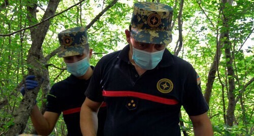Карабахские спасатели нашли останки военнослужащего. Фото: Facebook / ԱՀ Արտակարգ իրավիճակների պետական ծառայություն
