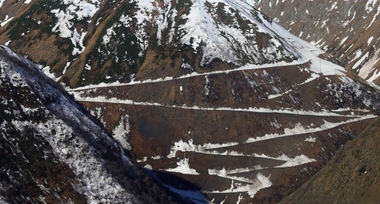 На участке дороги Жинвали-барисахо-шатили запрещено автомобильное движение из-за снегопада. Фото 
Департамент автомобильных дорог Грузии http://www.georoad.ge/?lang=geo&act=news&func=menu&uid=1633439361 