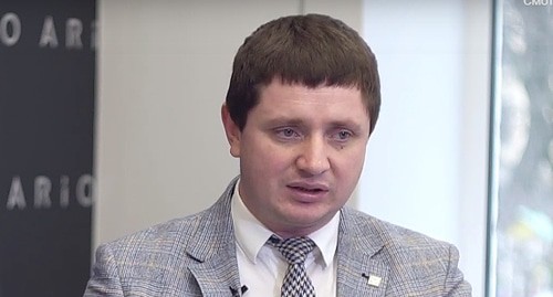 Евгений Грушовец. Кадр видео 
Povesti  https://www.youtube.com/watch?v=kVIyUTWP9YQ&t=2s