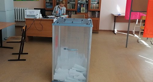 Урна для голосования на избирательном участке. Фото Ольги Черкасовой для "Кавказского узла"
