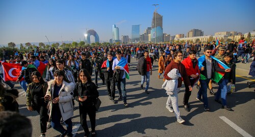 Жители Баку, присоединившиеся к шествию в Баку. Фото Азиза Каримова для "Кавказского узла"