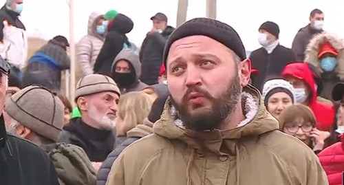 Жители села Шкмери  в Грузии выступают против добычи марганца. Кадр видео https://rustavi2.ge/ka/news/215296