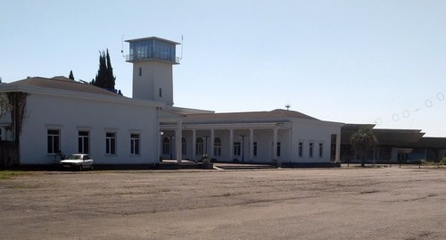 Аэропорт Сухума. Фото Alex Alex Lep  https://ru.wikipedia.org/wiki/Сухум_(аэропорт)