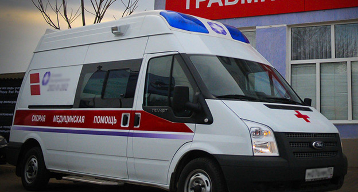 Машина скорой помощи. Фото Елены Синеок Юга.ру