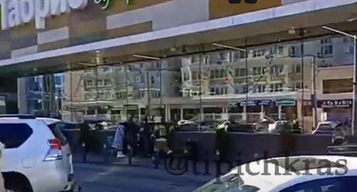 Эвакуация  в магазине «Табрис» в Краснодаре. Кадр видео Типичный Краснодар https://www.youtube.com/watch?v=IlXJwD8mAw8&t=2s