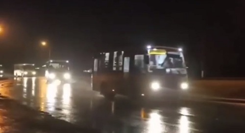 Автобусы с беженцами по дороге в Ростовскую область. Кадр видео t.me/voynareal/8007
