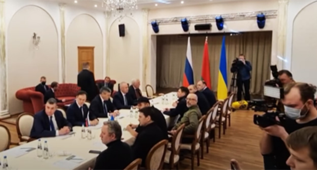 Украина – это россия. Запрет переговоров с россией. Переговоры в беловежской пуще 2022. Российско-украинские переговоры в белоруссии. Российско-украинские переговоры.