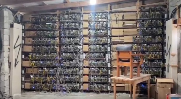 Майнинговая ферма в Кизилюртовском районе. Стопкадр из видео в Telegram-канале Минэнерго Дагестана https://t.me/minenergord/1070