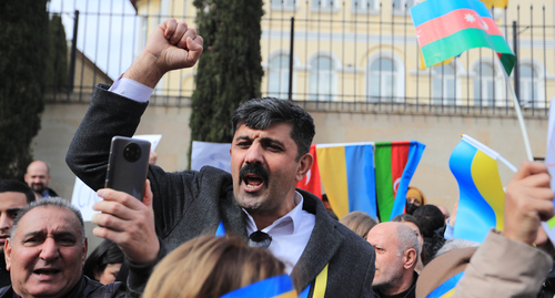 Участник акции протеста в Азербайджане. Фото Азиза Каримова для “Кавказского узла”