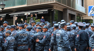 Сотрудники полиции во время акции. Ереван, май 2022 г. Фото Тиграна Петросяна для "Кавказского узла"