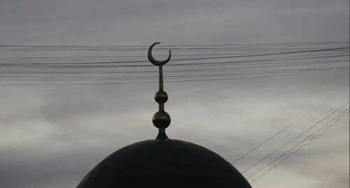 Полумесяц на куполе мечети. Фото Магомеда Туаева для «Кавказского узла»