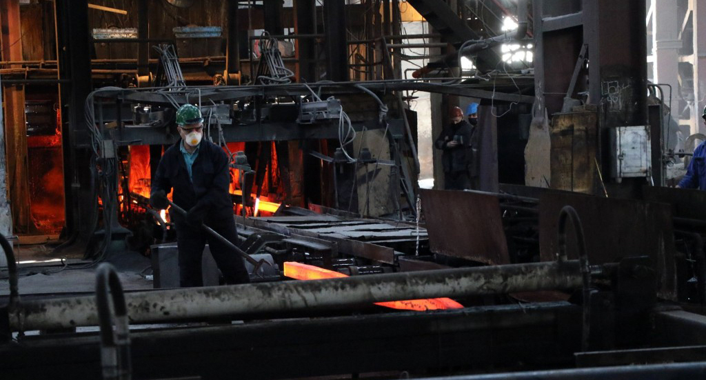 Работник металлургического завода в Рустави . Фото пресс-службы завода Rustavi Metallurgical Plant
