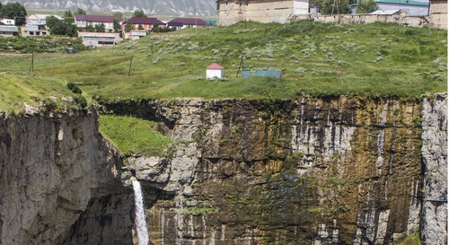 Водопад Тобот, на дороге к которому погибли туристы. Автор: Frol-aleksan, CC BY-SA 4.0, https://commons.wikimedia.org/w/index.php?curid=59147573