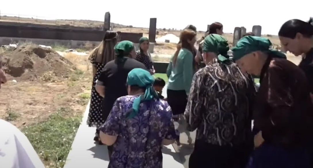  Родственники убитых во время акции. Скриншот видео https://www.youtube.com/watch?v=q5mcWqoYMro
