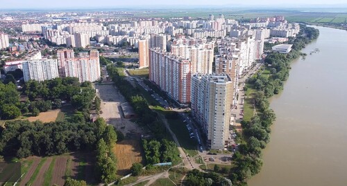 Многоэтажные жилые дома в Краснодаре. Кадр видео https://www.youtube.com/watch?v=pb0Y1p0VYX8