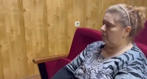 Зарема Мусаева. Стопкадр из видео на странице ЧГТРК «Грозный в соцсети.