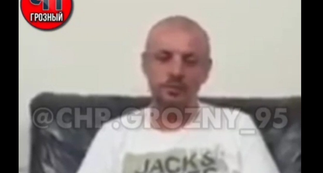 Кадр видео с извинениями за слова о чеченцах https://t.me/chpgrozny95/1438