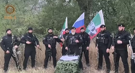 Адам Делимханов на Украине и чеченские бойцы. Фото https://t.me/RKadyrov_95/2813