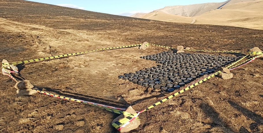 Мины, обнаруженные на территории Нагорного Карабаха 24-25 сентября 2022 года. Фото пресс-службы Минобороны Азербайджана.