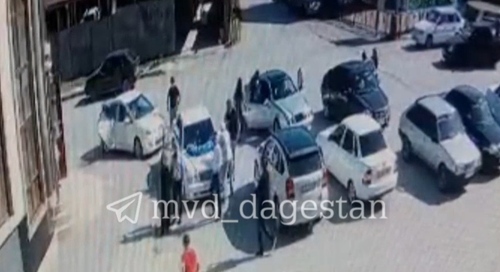 Кадр видео, которым проиллюстрировано сообщение МВД Дагестана о задержании женщины за стрельбу на свадьбе https://t.me/mvd_dagestan/1965