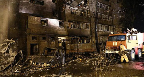 На месте падения бомбардировщика в Ейске. Фото: оперативный штаб Краснодарского края