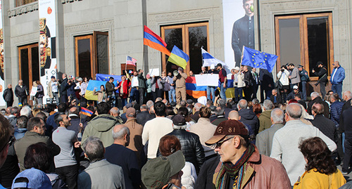 Участники митинга. Ереван, 23 ноября 2022 г. Фото Тиграна Петросяна для "Кавказского узла"