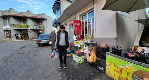 Жители Степанакерта на улицах города. Фото Алвард Григорян для "Кавказского узла"